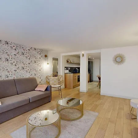 230 Mayfair - Superb In Appartamento